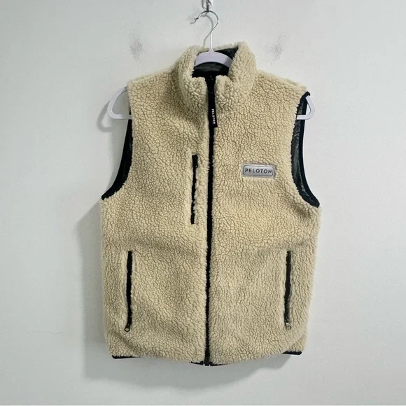 Peloton Cozy Fleece Reversible Vest Olive Green Cream Size XS - Picture 7 of 13